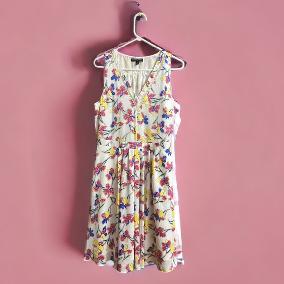 Banana Republic Dresses & Skirts - Banana Republic floral spring/summer dress